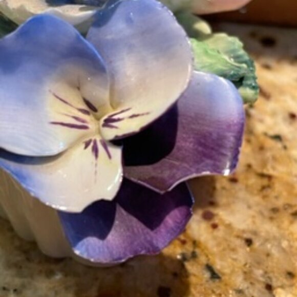 staffordshire bone china bouquet of flowers - Picture 4 of 9